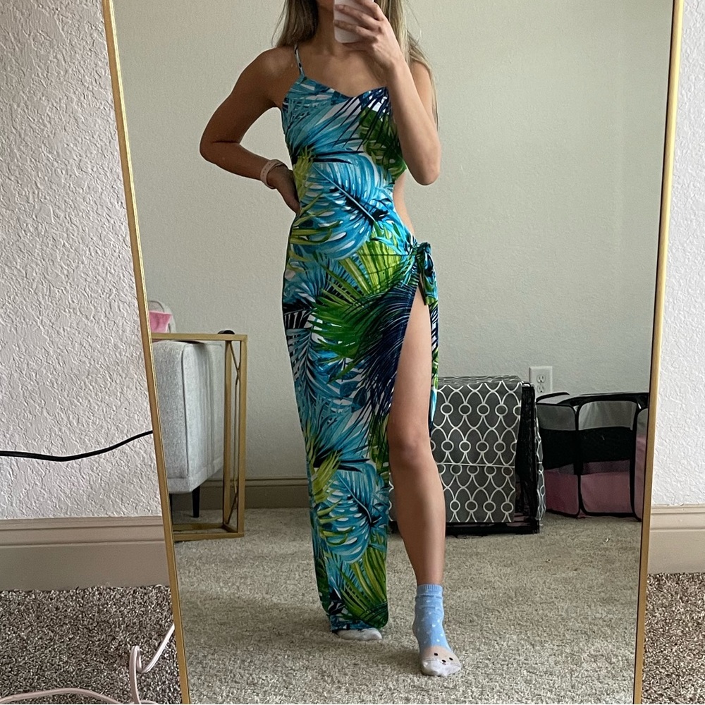 XS Fashion Nova blue and white cut out dress/cover up with slit and tie side